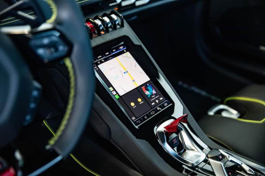 Lamborghini Huracan EVO Apple Car Play Activating l Own Silent&nbsp;International